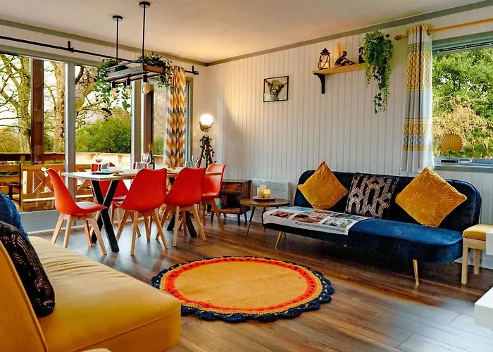 Wooden Cosy Retreat Hunters Quay